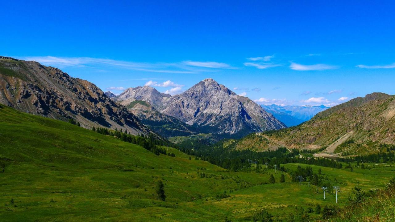 L'Etesy, rénové en 2021, pied des pistes et spa Monginevro Esterno foto